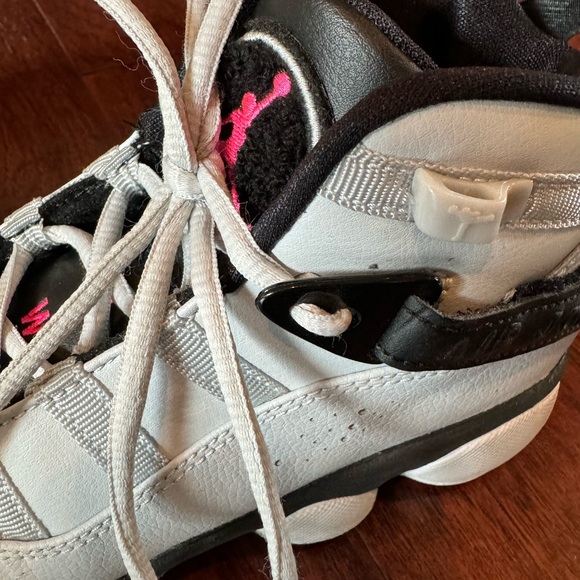Girls Jordan Basketball Shoes - Picture 6 of 16